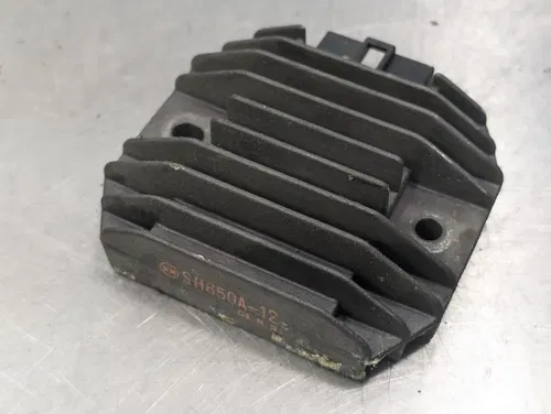 2001-2002 YAMAHA YZF R6 OEM RECTIFIER VOLTAGE REGULATOR - 4JH-81960-01-00