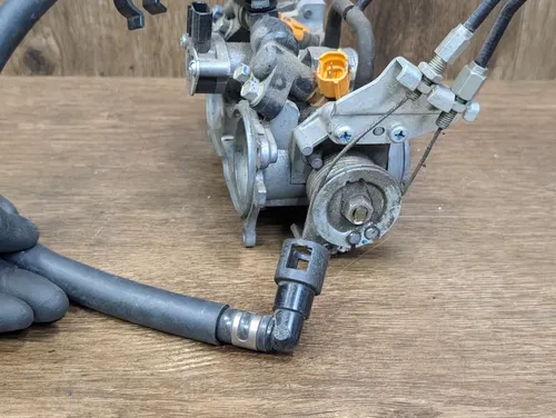 2013-2015 Honda CBR500R Throttle Body Fuel Injector TPS Assembly - 16400-MGZ-A02