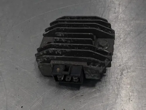 2001-2002 YAMAHA YZF R6 OEM RECTIFIER VOLTAGE REGULATOR - 4JH-81960-01-00