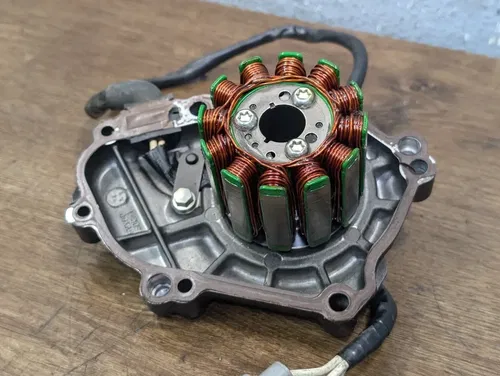 2004-2006 Yamaha YZF R1 OEM Engine Stator Generator Alternator Magneto