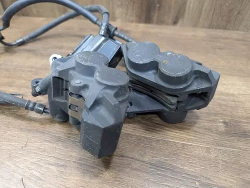 2006-2009 Yamaha FZ1 Fazer OEM Front Silver Star 4 Piston Brake Calipers