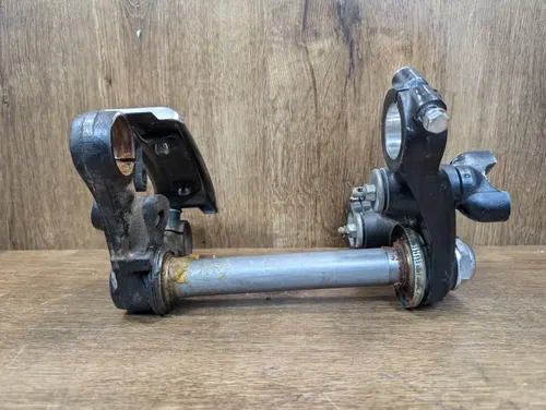 1979-1980 HONDA CM400 OEM FRONT FORK CLAMP LOWER UPPER SET TRIPLE TREE STEM