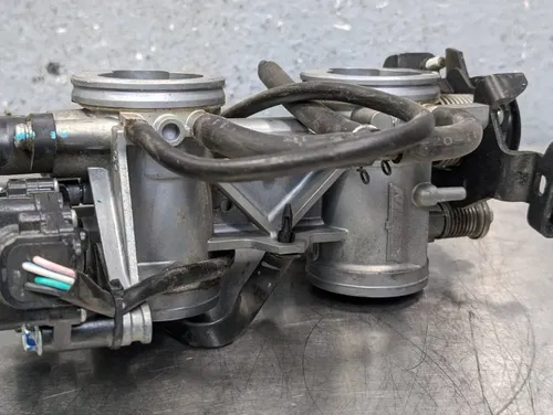 2012-2016 Kawasaki Ninja 650 OEM Throttle Bodies Body Assembly - 16163-0714