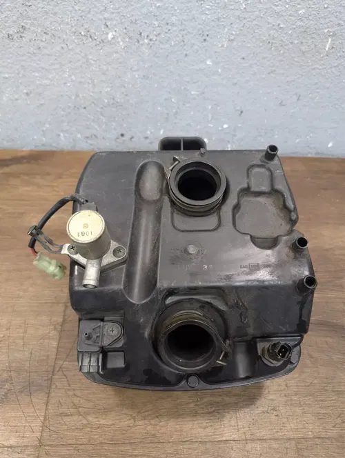 2006 SUZUKI SV650 OEM AIRBOX AIR INTAKE FILTER BOX w/ SENSOR - 13700-17G00