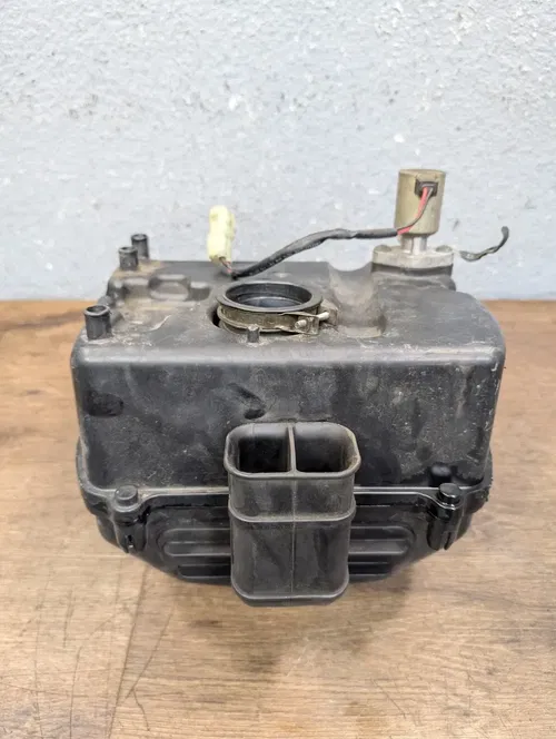 2006 SUZUKI SV650 OEM AIRBOX AIR INTAKE FILTER BOX w/ SENSOR - 13700-17G00