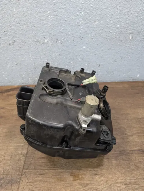 2006 SUZUKI SV650 OEM AIRBOX AIR INTAKE FILTER BOX w/ SENSOR - 13700-17G00