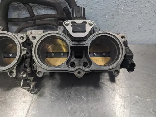 07-12 Honda CBR600RR OEM Main Fuel Injectors Throttle Bodies - 16400-MFJ-A01