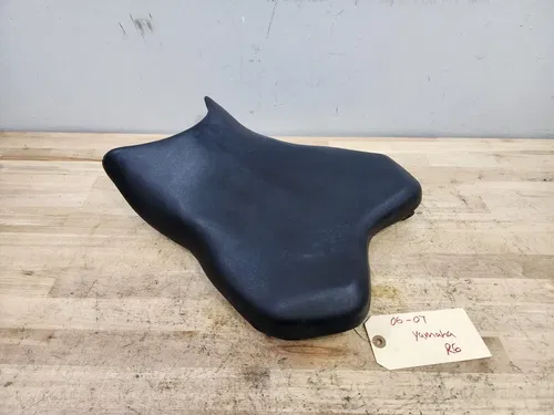 2006-2007 Yamaha YZF R6 OEM Single Seat Front Seat Driver - 2C0-24710-01-00