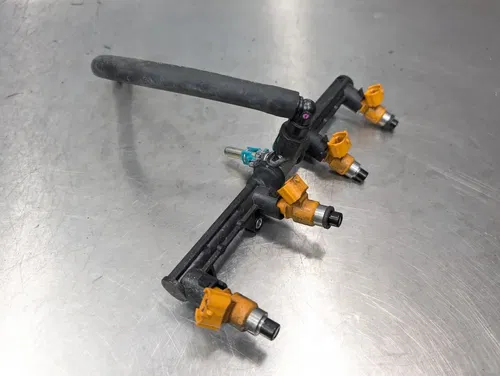 2007-2012 Honda CBR600RR Primary Fuel Injector Rail Assembly OEM CBR 600 RR