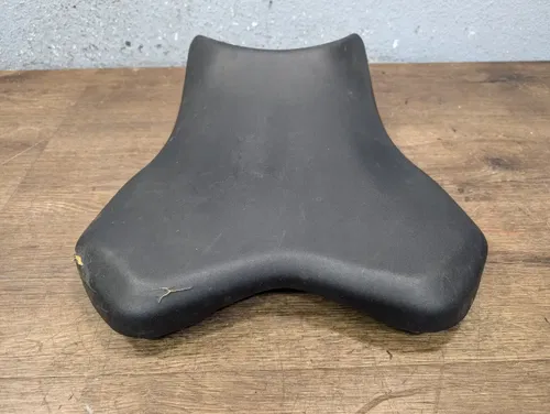 2006-2007 Yamaha YZF R6 OEM Single Seat Front Seat Driver - 2C0-24710-01-00