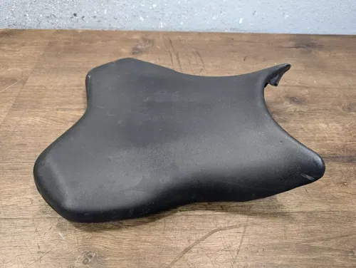 2006-2007 Yamaha YZF R6 OEM Single Seat Front Seat Driver - 2C0-24710-01-00