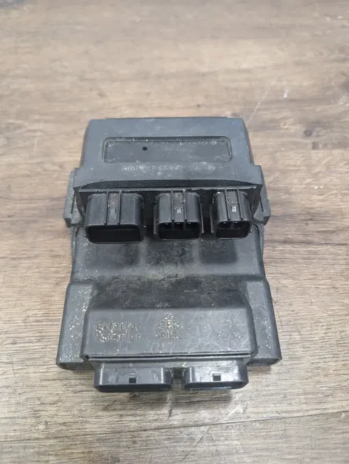 2005 Kawasaki Ninja ZX1000 ZX10R CDI ECU ECM & Black Relay Box Set - 21175-0050