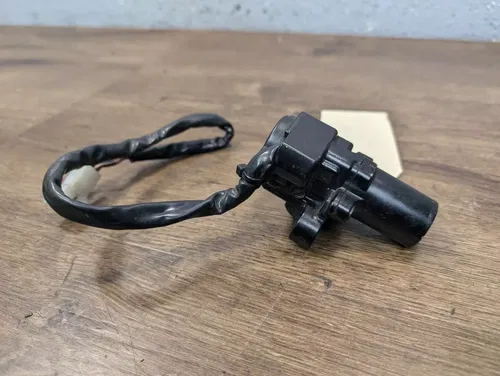 2004-2006 Yamaha YZF R1 OEM Ignition Lock *NO KEY - 5VY-82501-10-00
