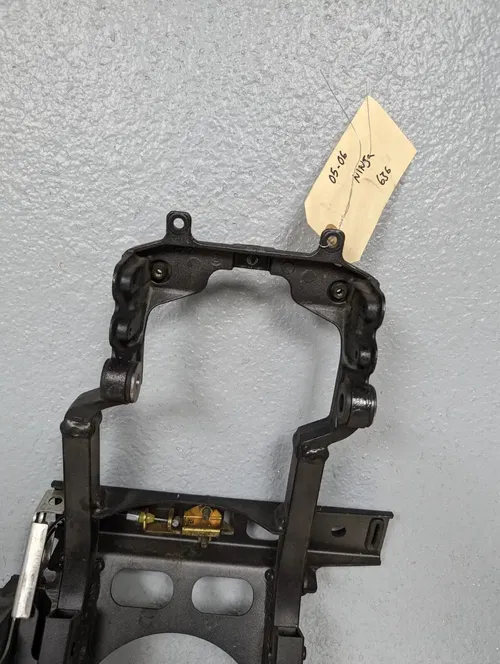 2005-2006 KAWASAKI NINJA ZX6R 636 OEM STRAIGHT REAR SUBFRAME BACK SUB FRAME