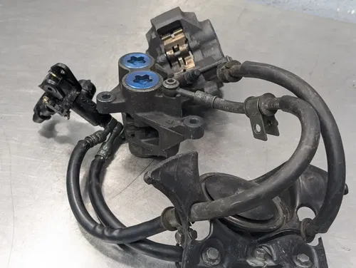 2001-2002 YAMAHA YZF R6 OEM RIGHT LEFT FRONT BRAKE CALIPER SET - 5DM-2580T-00-00