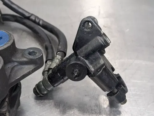 2001-2002 YAMAHA YZF R6 OEM RIGHT LEFT FRONT BRAKE CALIPER SET - 5DM-2580T-00-00