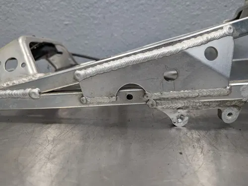 99-02 YAMAHA YZF R6 OEM STRAIGHT REAR SUBFRAME BACK SUB FRAME - 5EB-21190-01-00