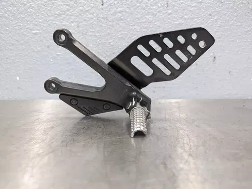 2017-2022 YAMAHA YZF R6 OEM LEFT REARSET REAR SET DRIVER FOOT PEG REST STOP