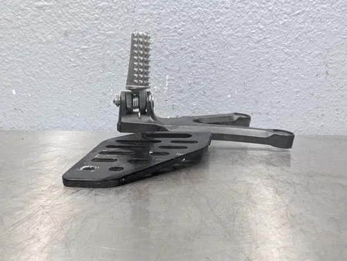 2017-2022 YAMAHA YZF R6 OEM LEFT REARSET REAR SET DRIVER FOOT PEG REST STOP