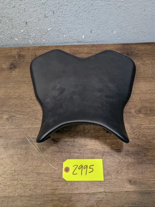 2015-2024 YAMAHA YZF R1 OEM FRONT DRIVER SEAT SADDLE Y2CR - 2CR-24710-01-00