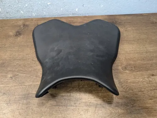 2015-2024 YAMAHA YZF R1 OEM FRONT DRIVER SEAT SADDLE Y2CR - 2CR-24710-01-00