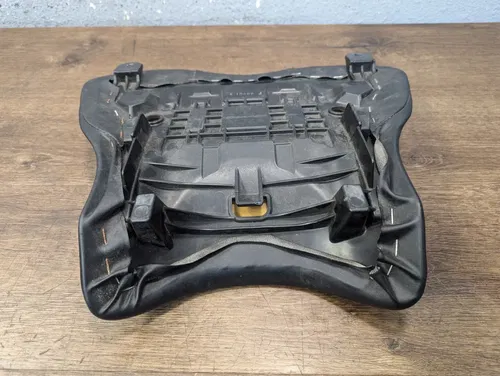2015-2024 YAMAHA YZF R1 OEM FRONT DRIVER SEAT SADDLE Y2CR - 2CR-24710-01-00