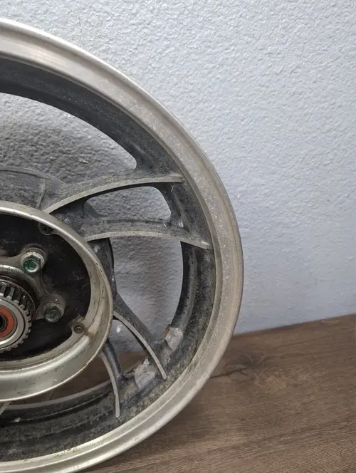 1982 YAMAHA VIRAGO 750 XV750 OEM REAR WHEEL RIM - 4H7-25338-29-98