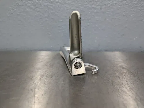 06-09 Yamaha YZF R6S OEM REAR FOOT REST PEG LEFT BRACKET - 5SL-27440-02-00