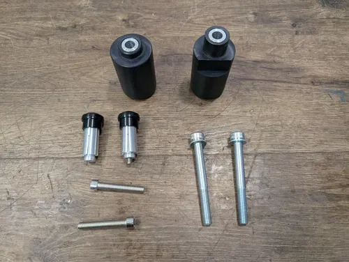 2004-2005 Suzuki GSXR 600 Frame Sliders Crash Protector No Cut - Black
