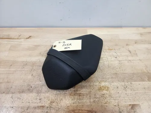 16-23 KAWASAKI NINJA ZX10R OEM REAR BACK PASSENGER SEAT PILLION - 53066-0506-12Y