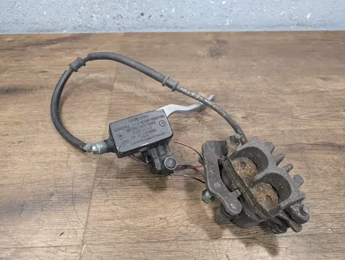 2007 SUZUKI GS 500 GS500 OEM FRONT BRAKE MASTER CYLINDER CALIPER 59100-33D81-999