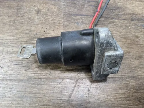 1981-1983 YAMAHA VIRAGO XV750 IGNITION SWITCH STEERING LOCK AND HELMET LOCK