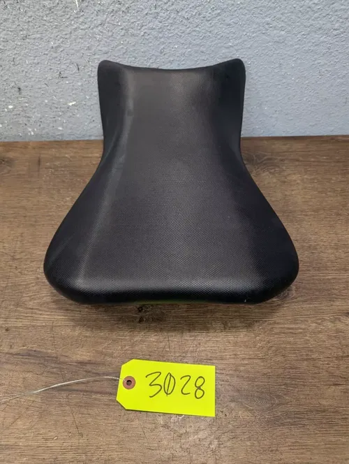 2007 SUZUKI SV650 OEM FRONT DRIVER SEAT CUSHION PAD SADDLE - 45100-16G21-W05