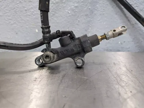 03-04 Yamaha YZF R6 06-09 R6S OEM Rear Brake Master Cylinder Caliper Bracket