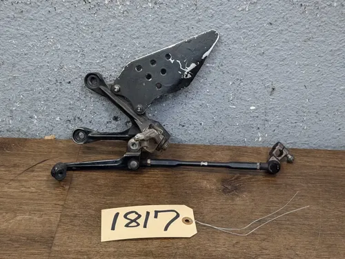 2005-2006 KAWASAKI NINJA ZX6R OEM RIGHT REARSET REAR SET DRIVER FOOT PEG REST
