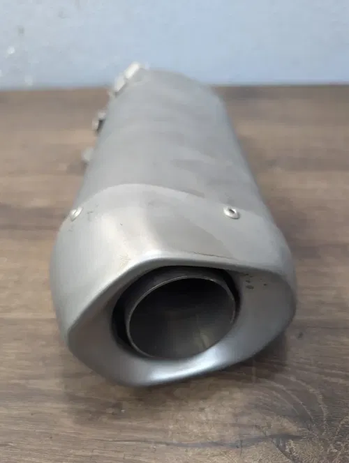 2015-2018 Yamaha YZF R1 OEM Muffler Exhaust Pipe Silencer - 2CR-14750-00-00