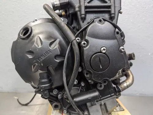 2006-2007 YAMAHA YZF R6 OEM Engine Motor Crankcase Cylinder Head Assembly Runner
