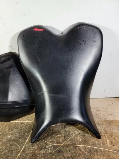 2009 – 2014 YAMAHA R1 SEAT PAIR PAD PILLION DRIVER OEM