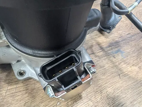 20-24 Ducati Panigale V2 955 OEM Throttle Body Injector Intake Carb - 28241121A