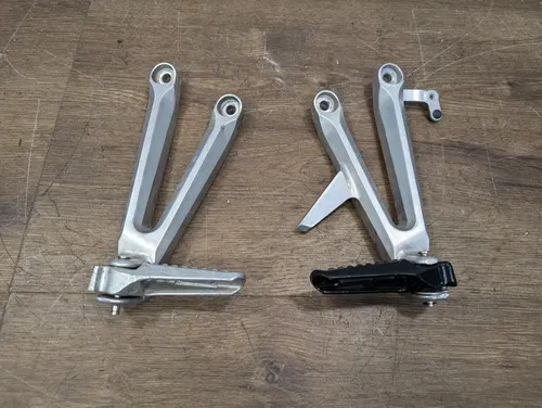 2007 Honda CBR1000RR OEM REAR BACK PASSENGER PILLON PEG SET PAIR - 50750-MEL-000