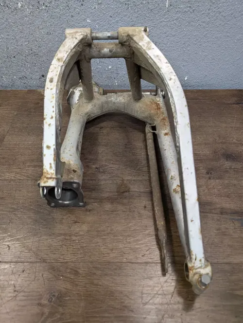 1981-1983 YAMAHA VIRAGO XV750 XV 750 OEM REAR SUSPENSION SWING ARM WITH BRACKET