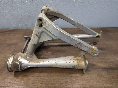 1981-1983 YAMAHA VIRAGO XV750 XV 750 OEM REAR SUSPENSION SWING ARM WITH BRACKET