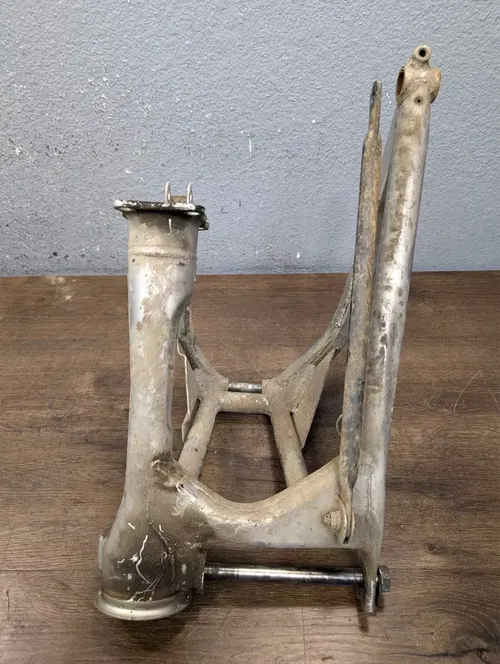 1981-1983 YAMAHA VIRAGO XV750 XV 750 OEM REAR SUSPENSION SWING ARM WITH BRACKET