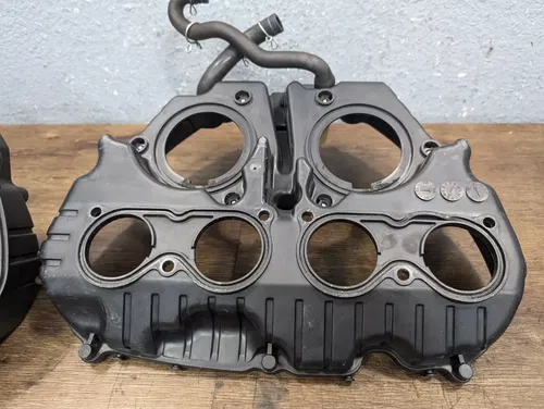 2004-2007 HONDA CBR 1000RR OEM AIRBOX AIR INTAKE FILTER BOX TOP RAIL INJECTOR