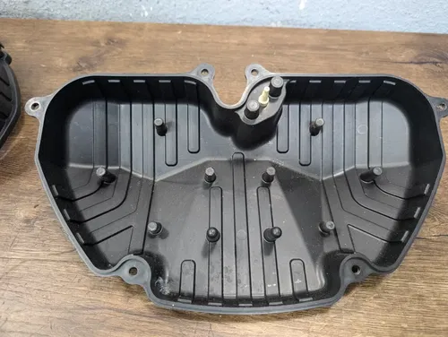 2004-2007 HONDA CBR 1000RR OEM AIRBOX AIR INTAKE FILTER BOX TOP RAIL INJECTOR