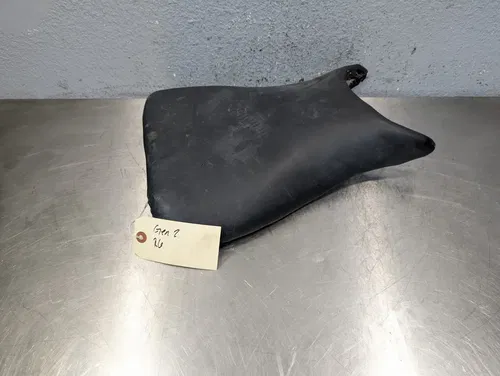 Yamaha 03-05 R6 & 06-09 R6S OEM FRONT DRIVER RIDER SEAT - 5SL-24710-00-00