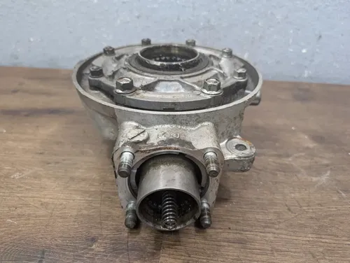 1981-1983 Yamaha Virago XV750 Final Drive Rear Axle Gear Case - 4X7-46101-01-00