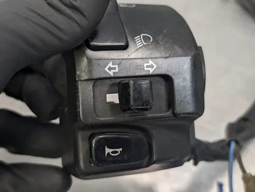 01-02 Yamaha R6 R6R YZFR6 OEM Left Handlebar Switch Turn Signal Horn