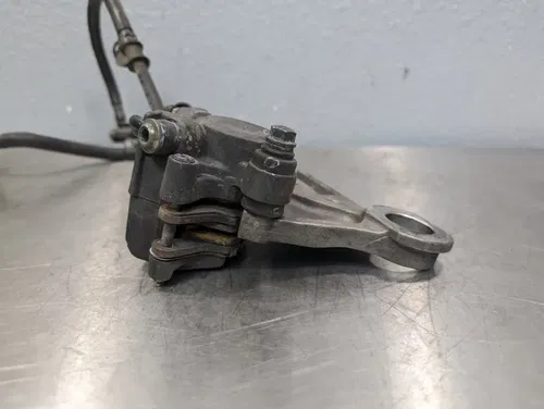 06-16 Yamaha FZ1 Rear Brake Master Cylinder Caliper Bracket Line Lot 2D1-2580W-0