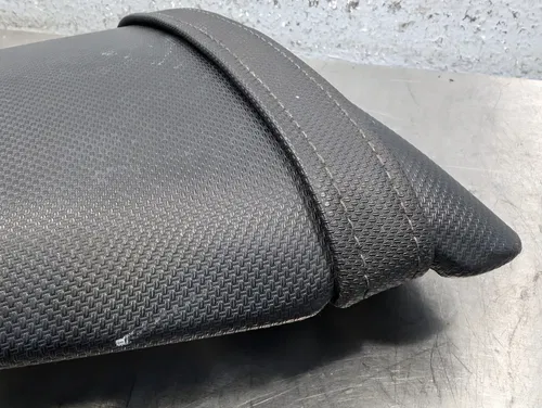 2007-2008 KAWASAKI NINJA ZX6R OEM REAR BACK PASSENGER TANDEM SEAT PAD SADDLE